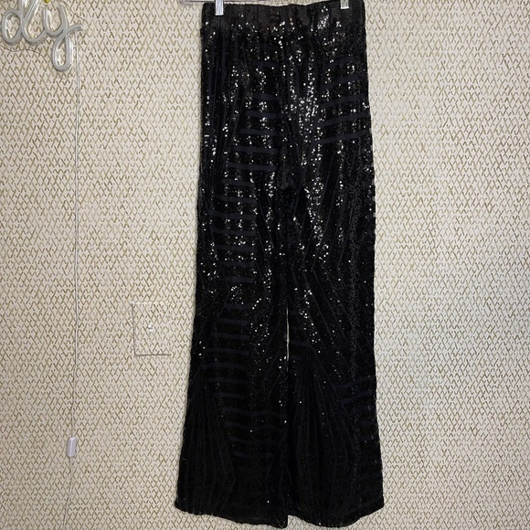 NWOT UOIGHF Black Sequin High-Rise Flare Statement Pants Size M - Picture 1 of 11